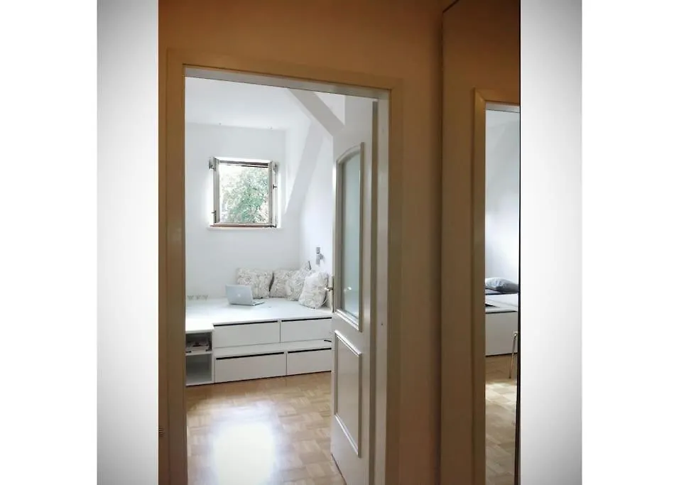 The Cute, Sunny Apartment In The Center +P Λιουμπλιάνα