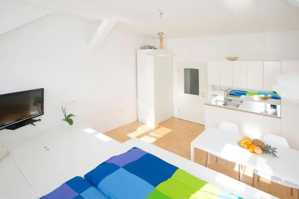 The Cute, Sunny Apartment In The Center +P Λιουμπλιάνα Σλοβενία